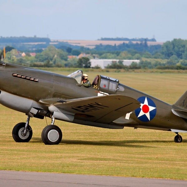 Curtiss P-40B Tomahawk 1/5.5